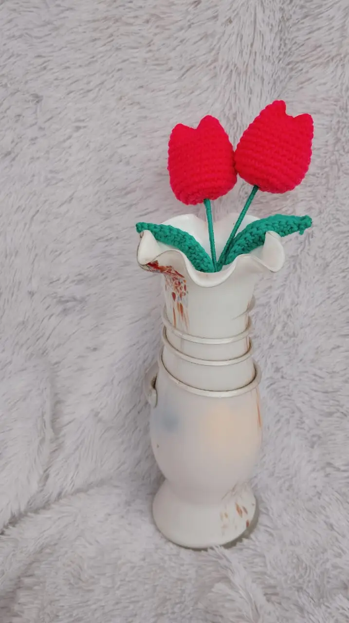 Decorative woven lamps